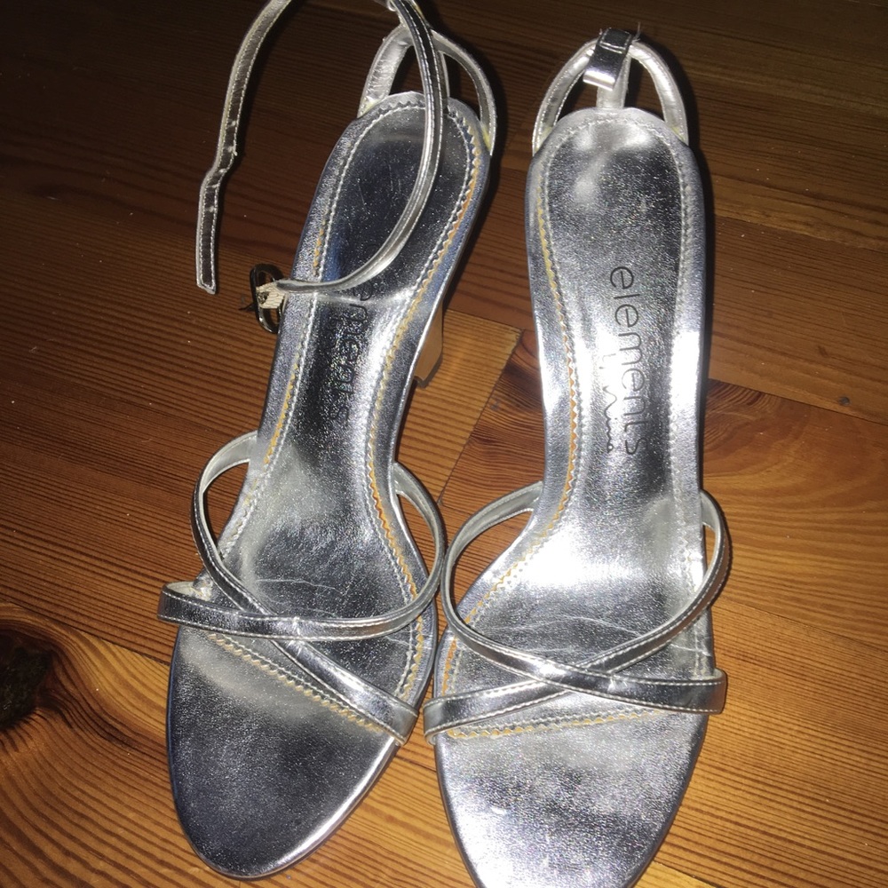 Size 6: elements heels👠